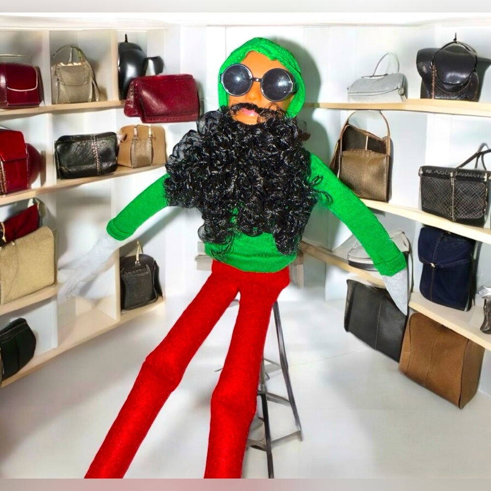 If you know, you know Bums!!!Wizard of Posh!! Includes beard, sunnies & hoodie!!